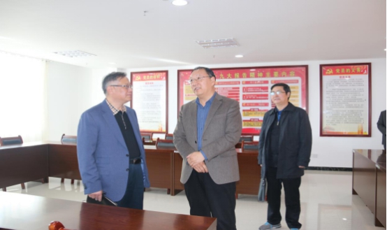 省委常委、省總工會主席馬吉孝等一行蒞臨青海物產(chǎn)集團公司視察，調(diào)研指導道路貨運企業(yè)建會、貨運司機入會等工作