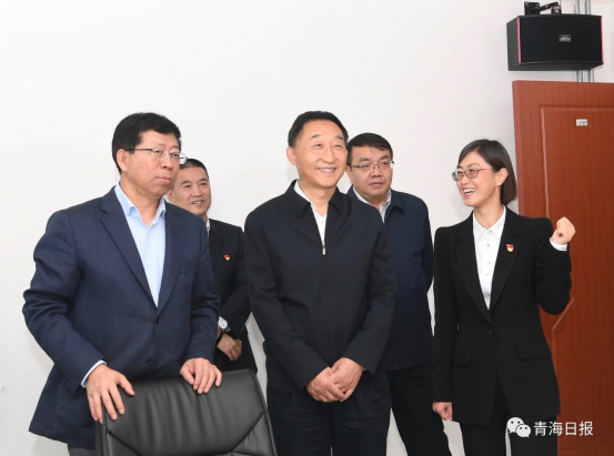 省委副書記、代省長劉寧在副省長王黎明等領導的陪同下視察物產(chǎn)集團